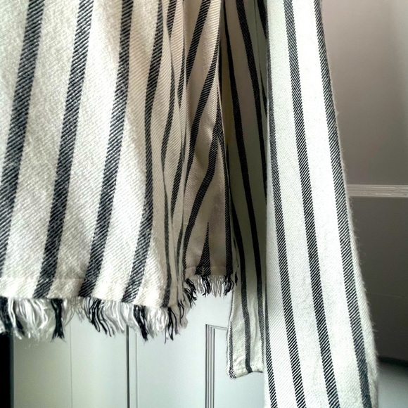 Cloth & Stone / Anthropologie Striped Back Buttoned Fringe Hem Bell Sleeve Top - Picture 7 of 11